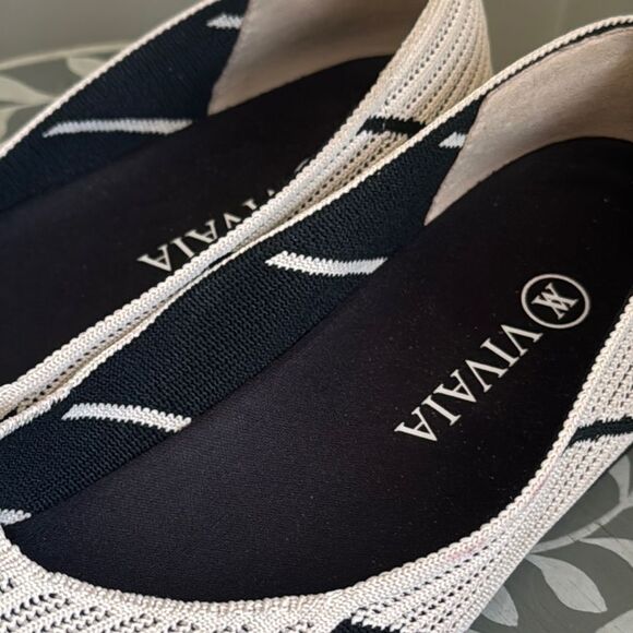 Vivaia Pointed Toe Striped Flats sz 42 - Picture 9 of 14